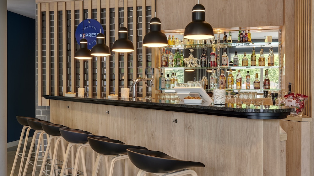 HOLIDAY INN EXPRESS COLOGNE MUELHEIM 33/45