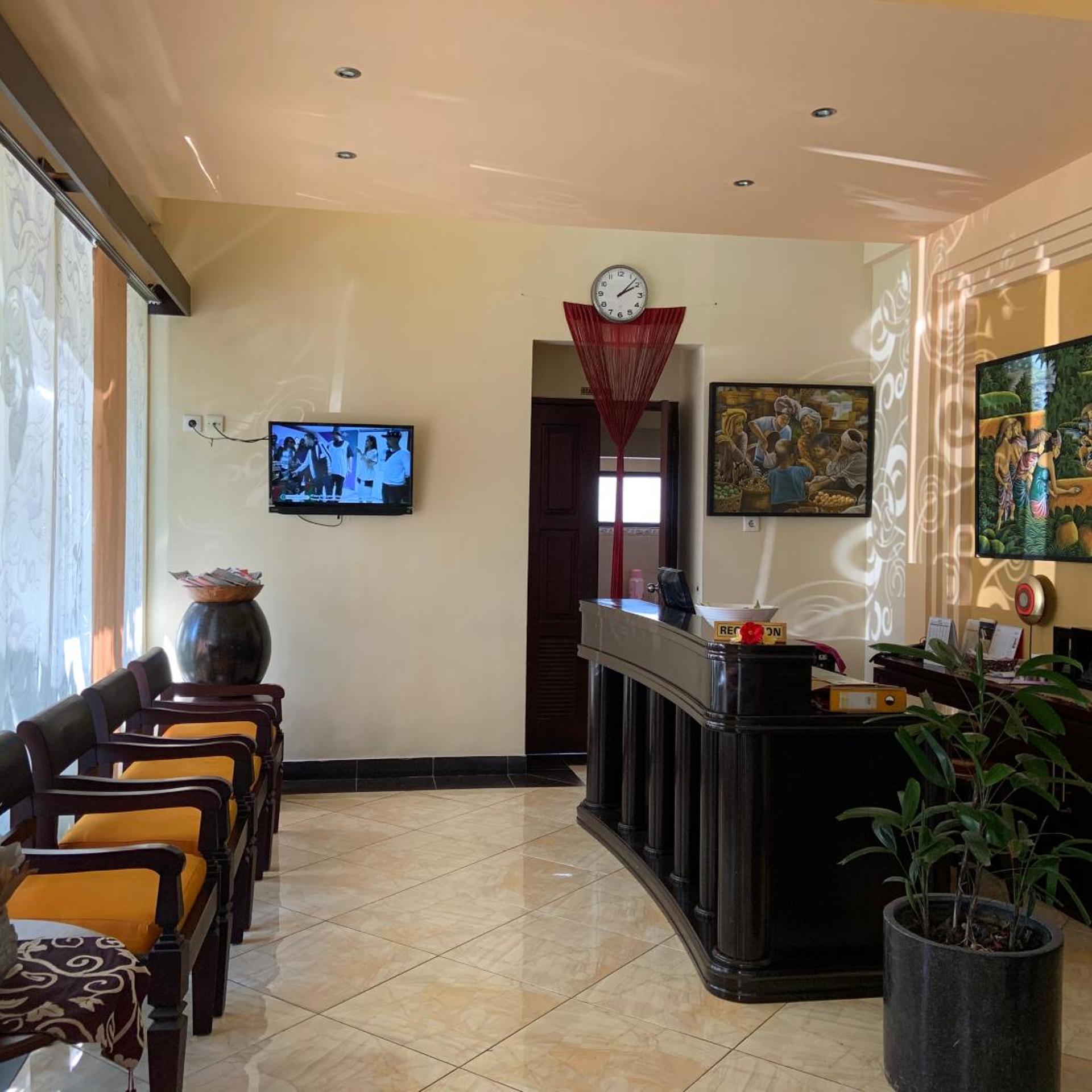 Nirwana Hotel 20/35