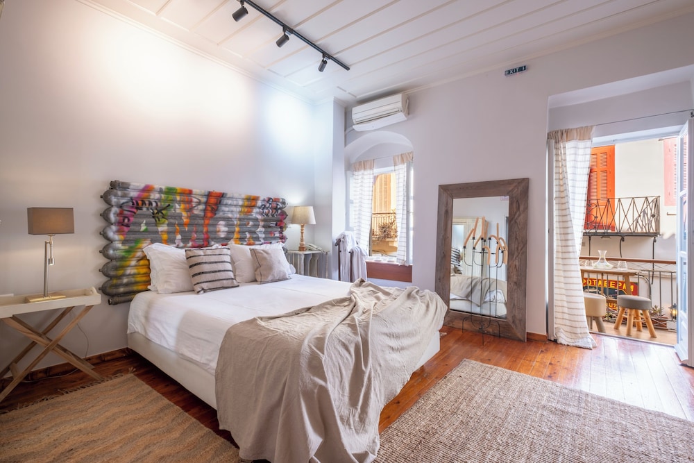 junior suite, Amymone and Adiandi 4/10