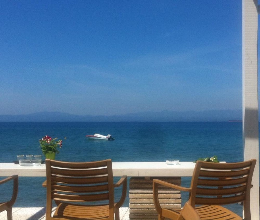 Mantinia Bay Hotel 18/45
