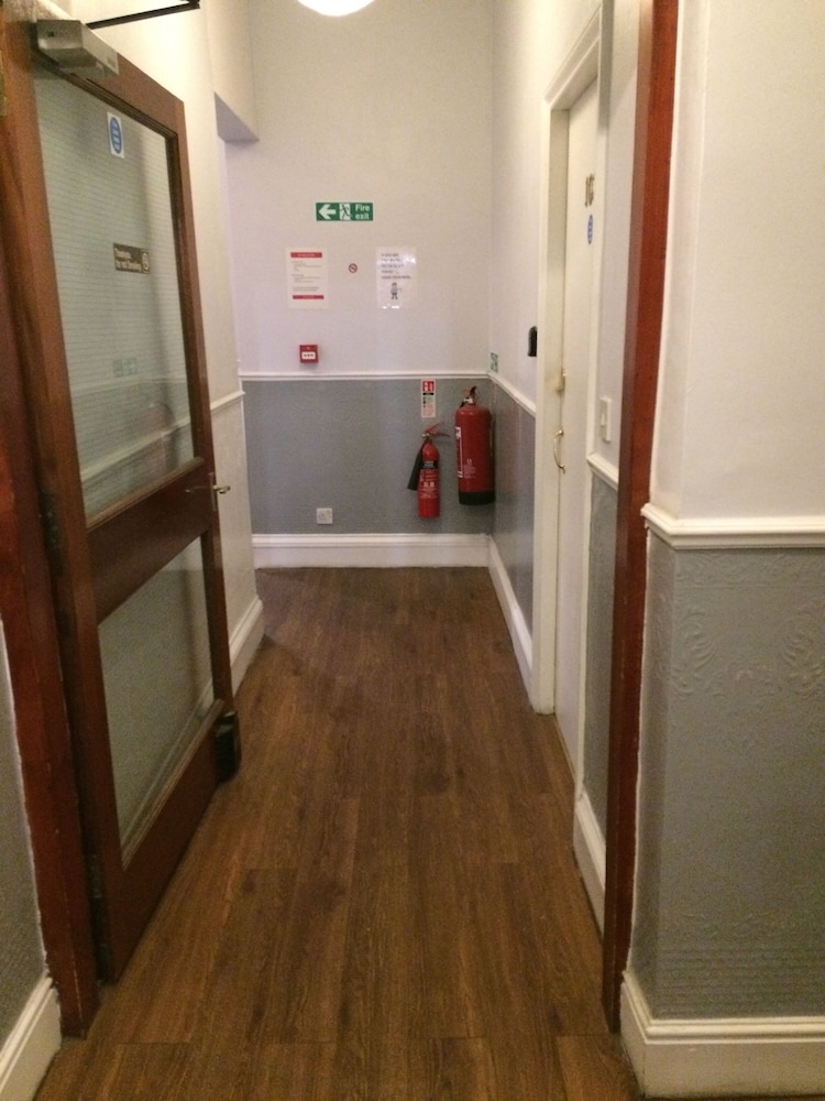 Queen's Guesthouse 2/50