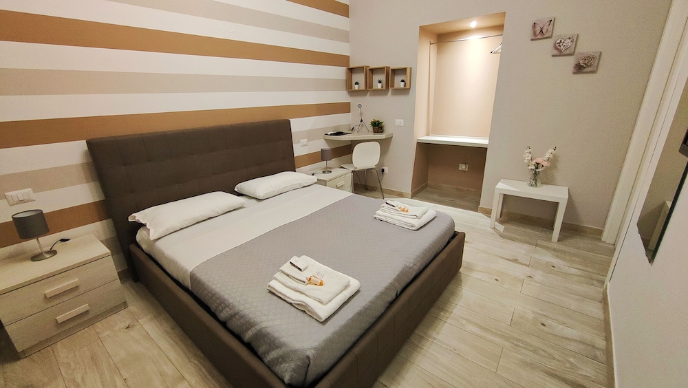 1 Bedroom, Classic, 1 Double and 1 Single Bed, Kitchenette, B B Sicily In Love 3/9