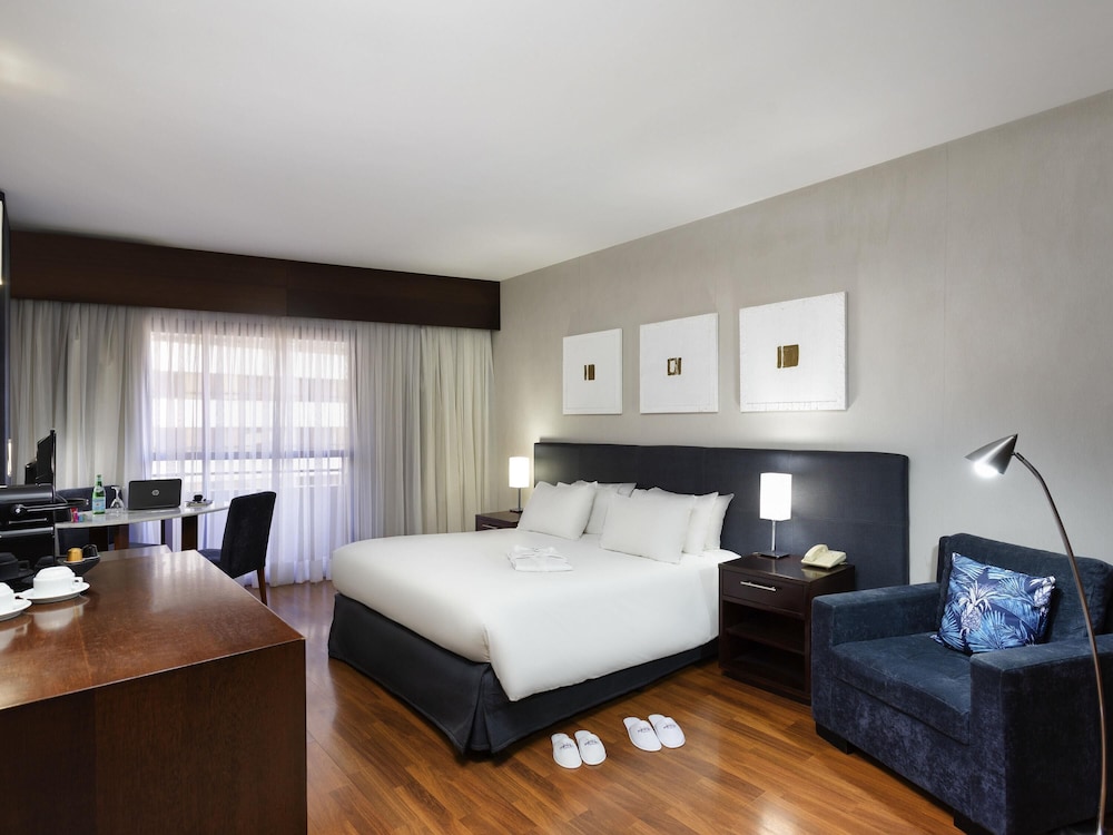 SUPERIOR, APARTMENT, QUEEN BED