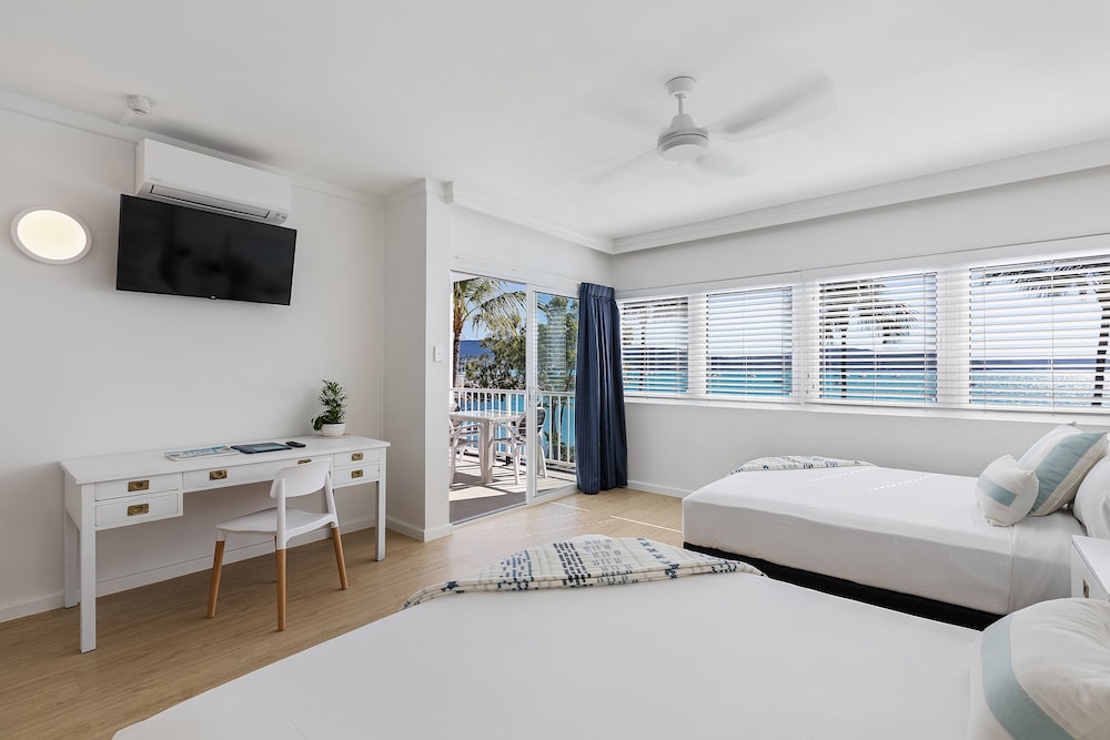 Coral Sea Marina Resort 42/87