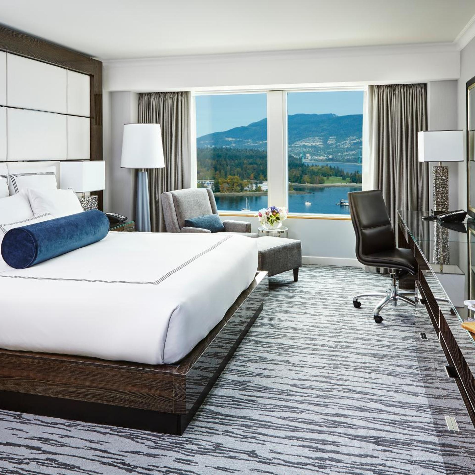 Pacific, Harbor, Club, Deluxe, King Bed