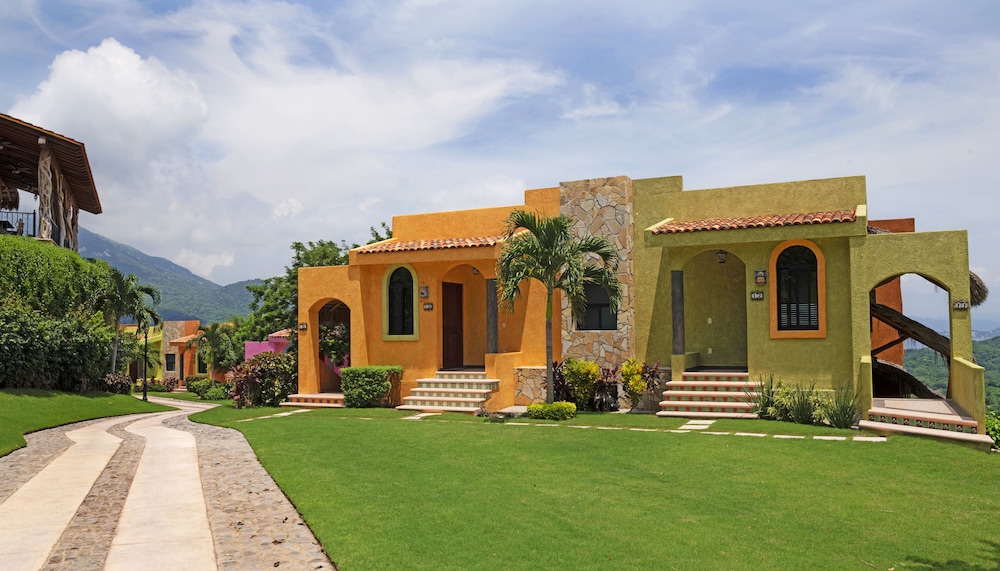 El Corazon Resort 42/48