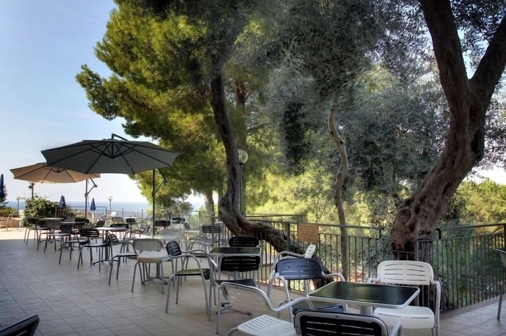 HOTELCLUB GUARDACOSTA 42/50