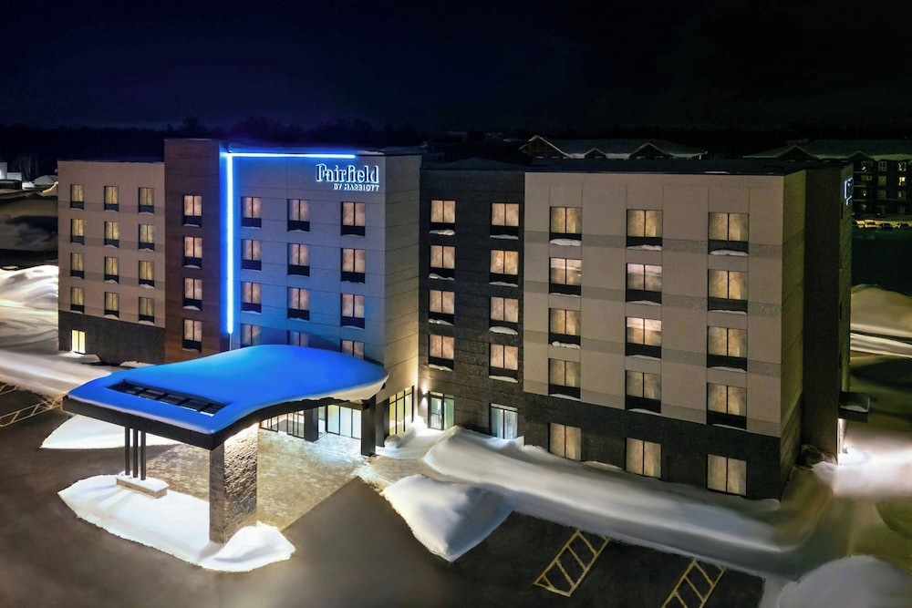 Fairfield Inn & Suites Gravenhurst Muskoka 1/50
