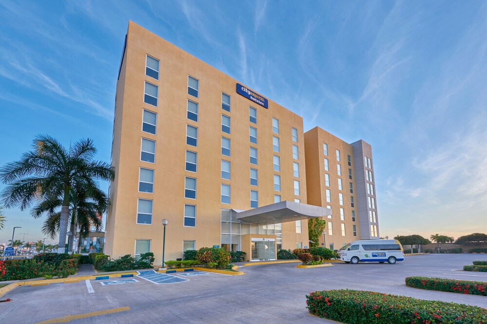 City Express by Marriott Manzanillo 3/50
