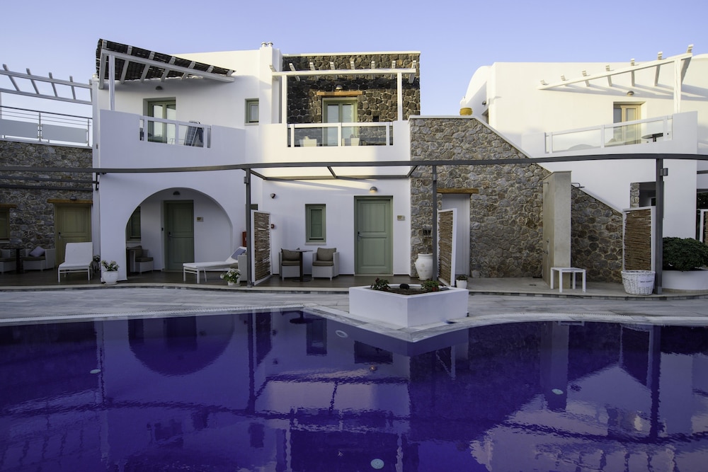 La Mer Deluxe Hotel and Spa in SANTORINI