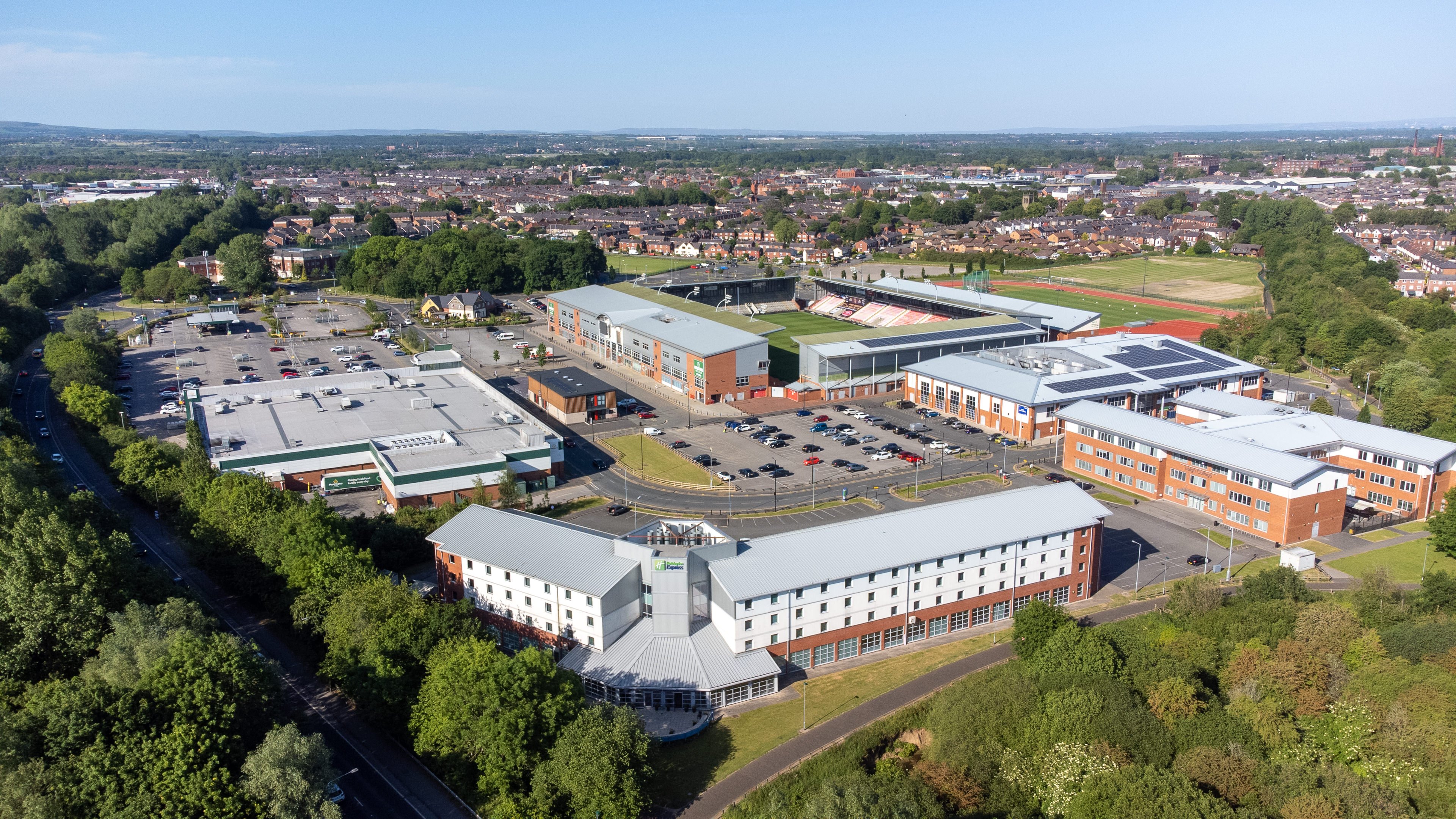 Holiday Inn Express Leigh - Sports Village 8/50