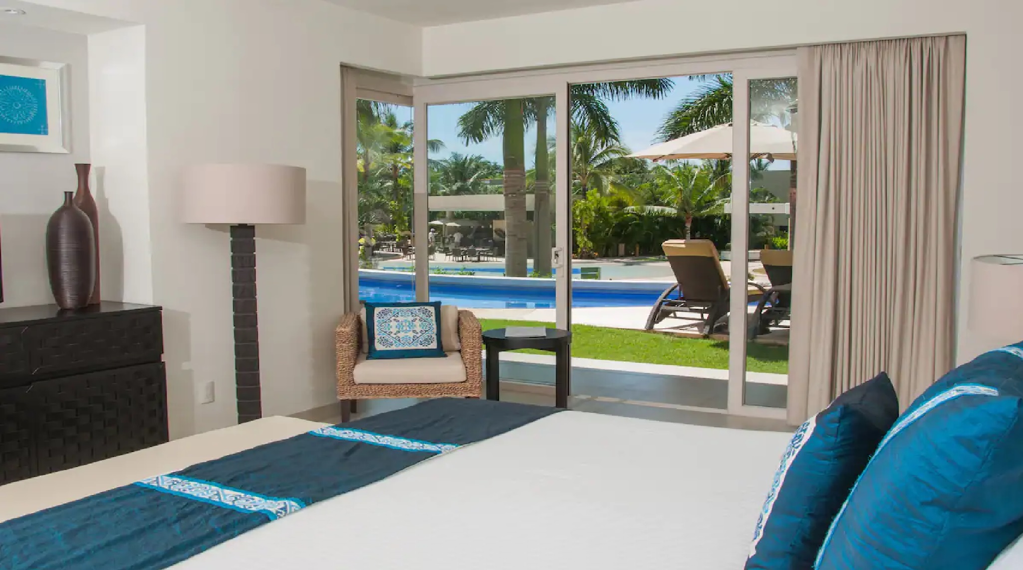 1 Bedroom, Swim Up, Suite, Single