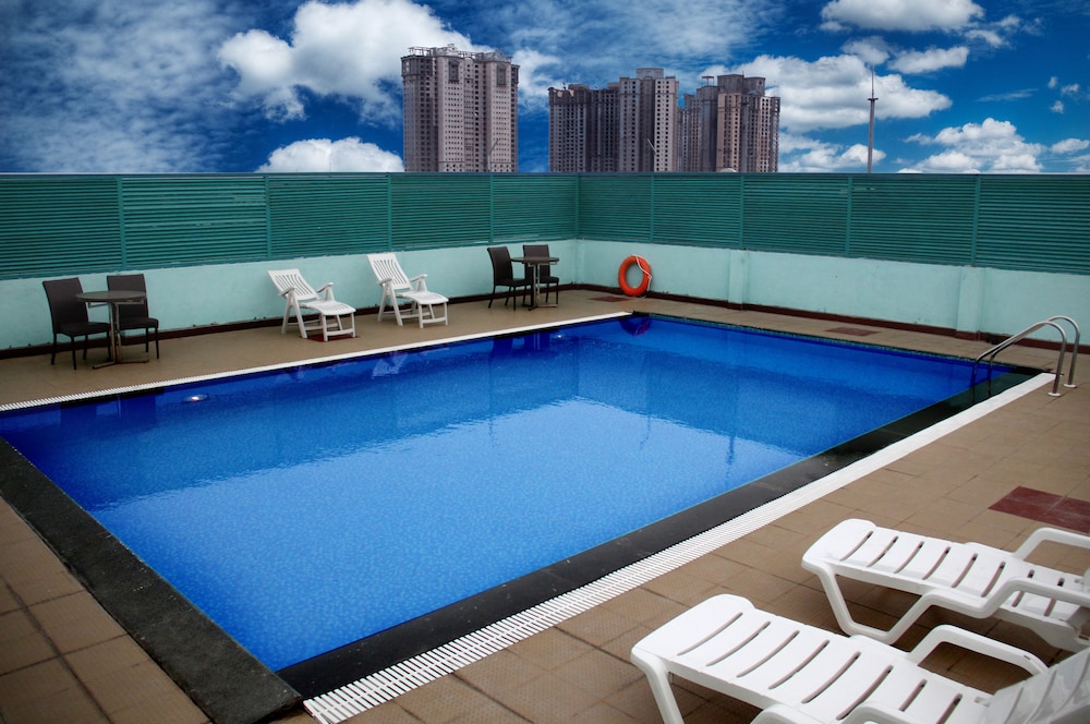 Gokulam Park Sabari Omr Hotel 20/33