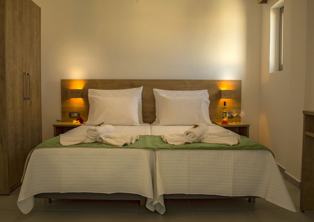 GRAND, DOUBLE BED