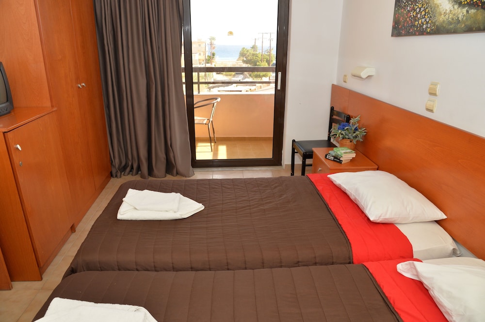 Heleni Beach Hotel 10/50