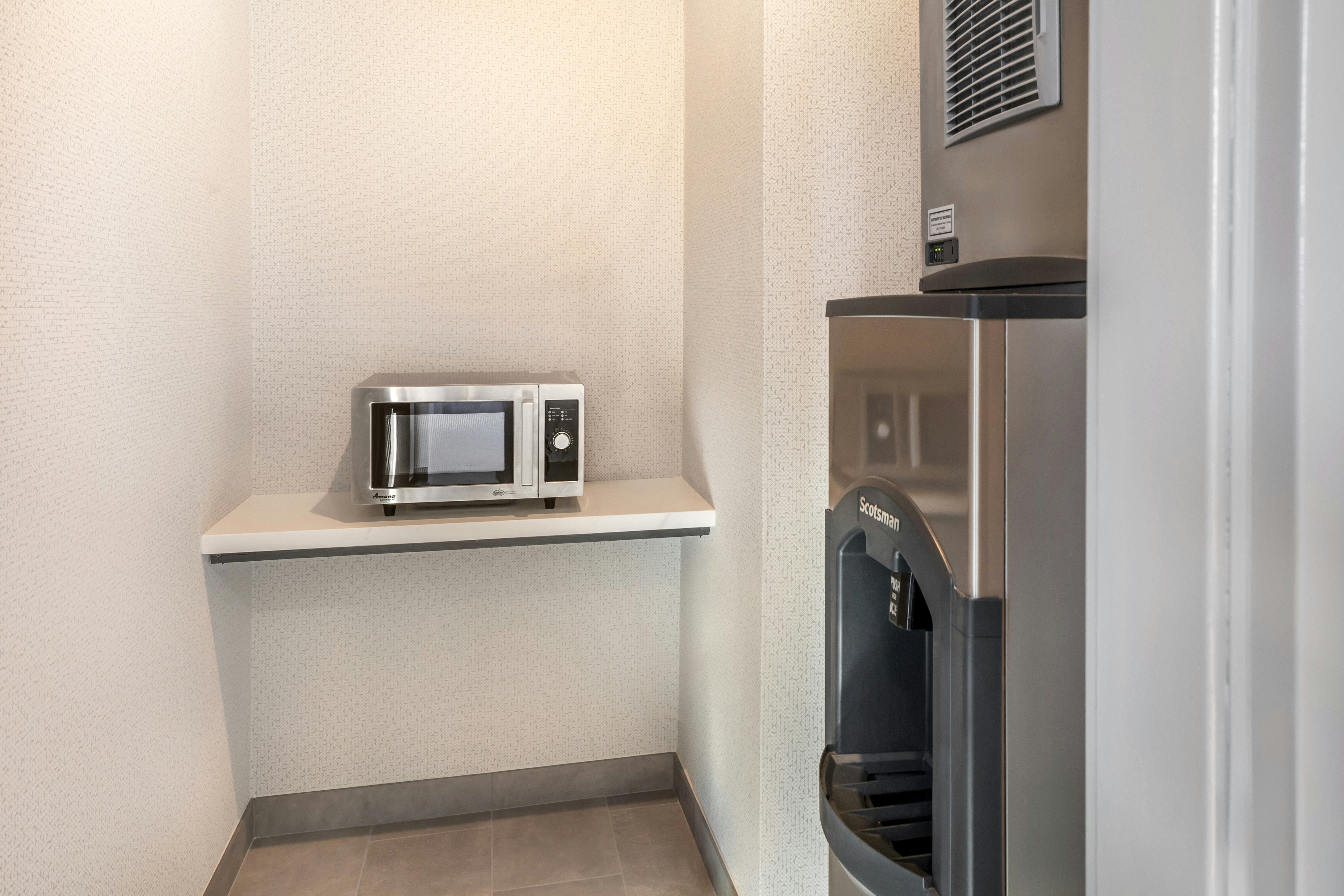 Hampton Inn Suites Riverside Corona East 30/66