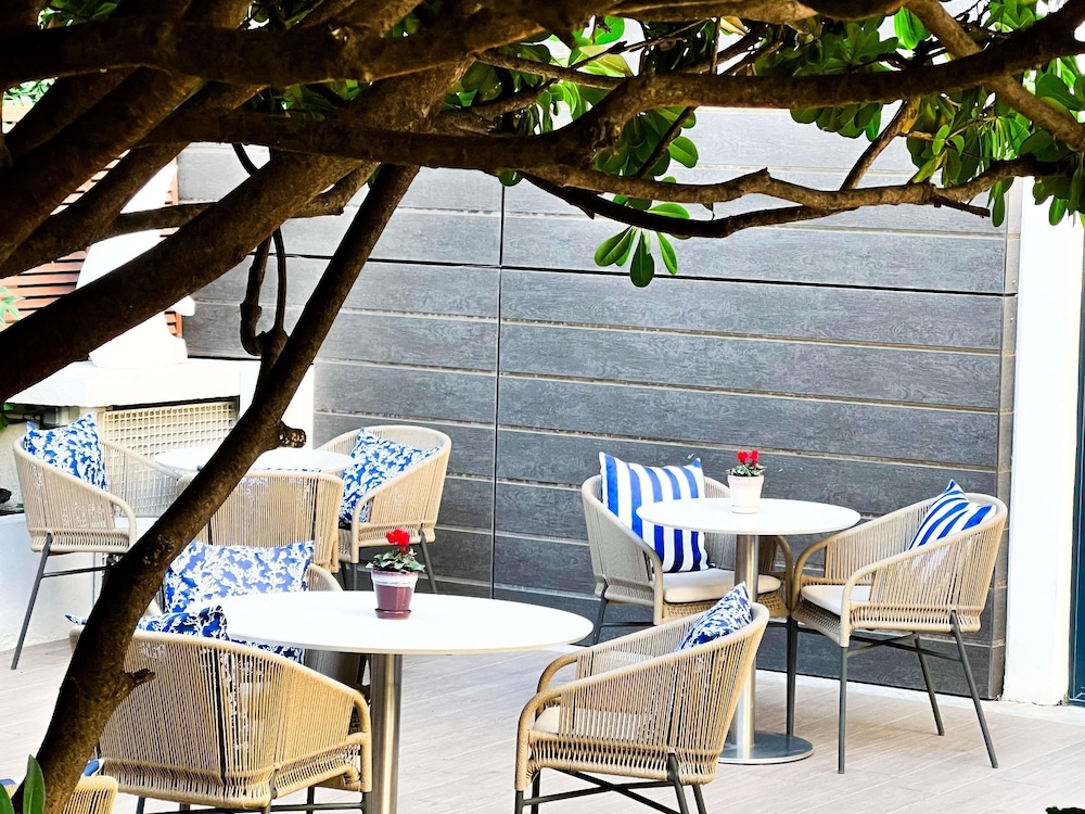 Croisette Beach Hotel Cannes - MGallery Collection 35/47