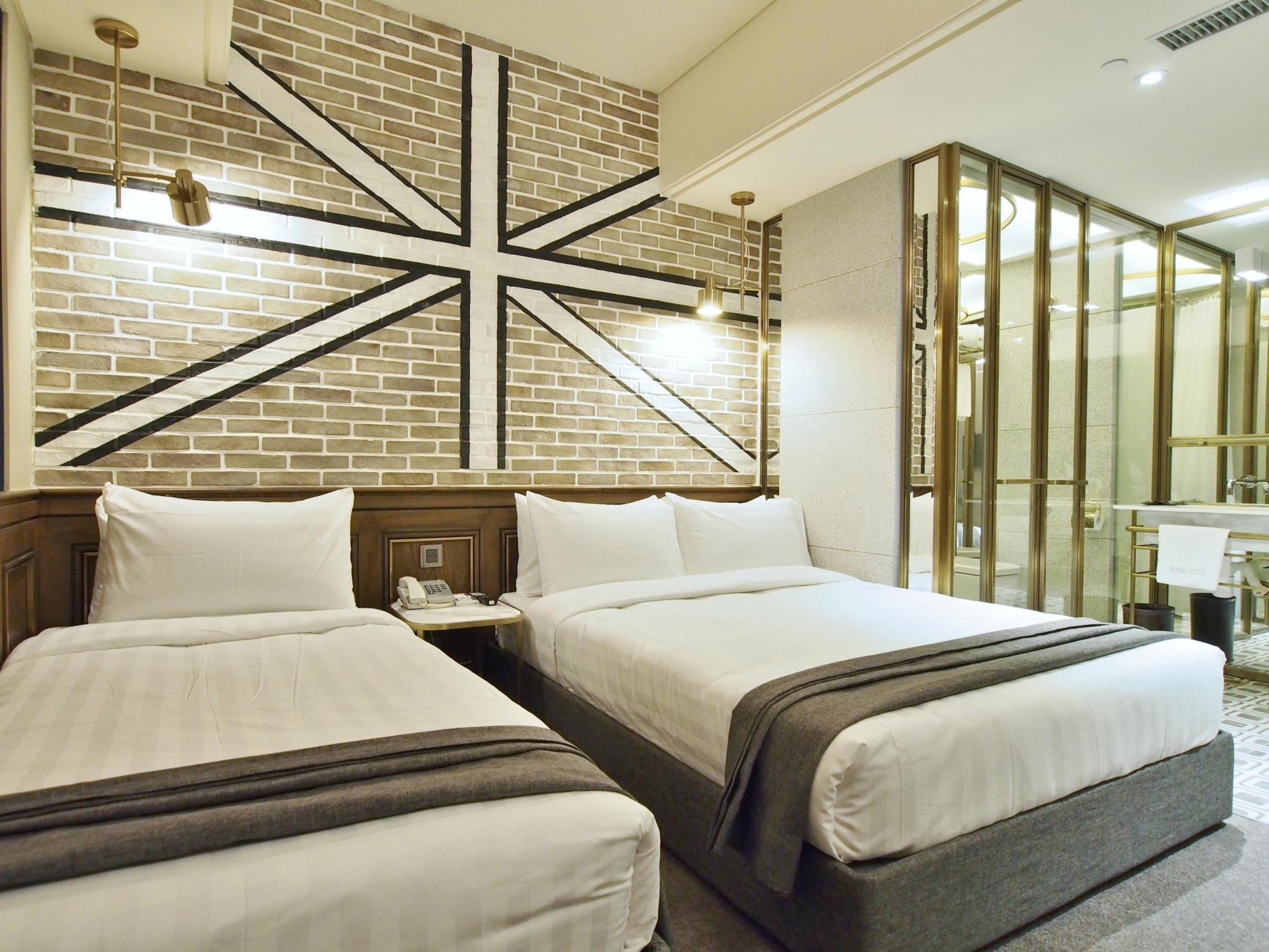 Kings Hotel 14/41