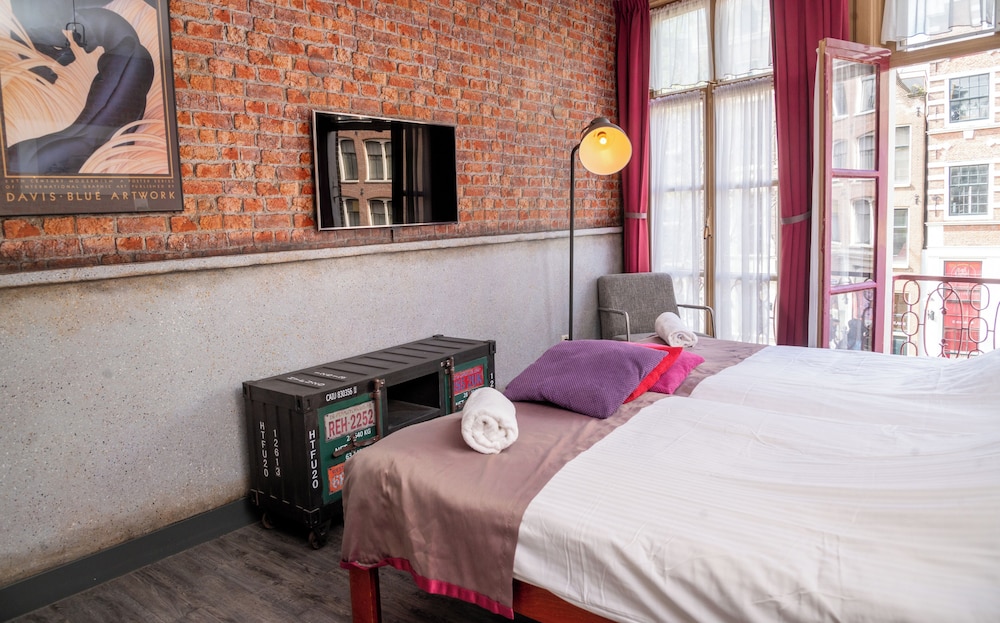 SUPERIOR, DOUBLE BED