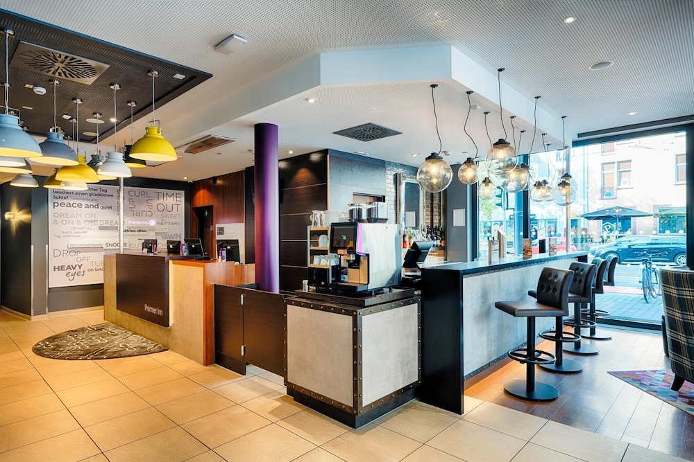 Premier Inn Frankfurt City Europaviertel 10/56