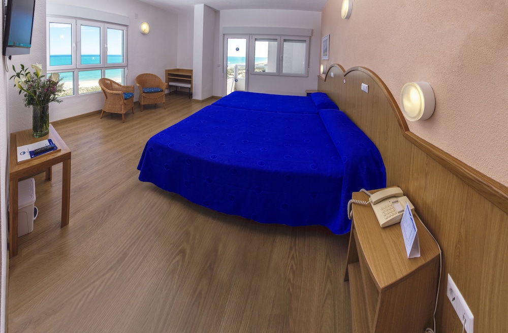 غرفة عائلية بسريرين مزدوجين، PLAYAS DE GUARDAMAR HOTEL 3/8