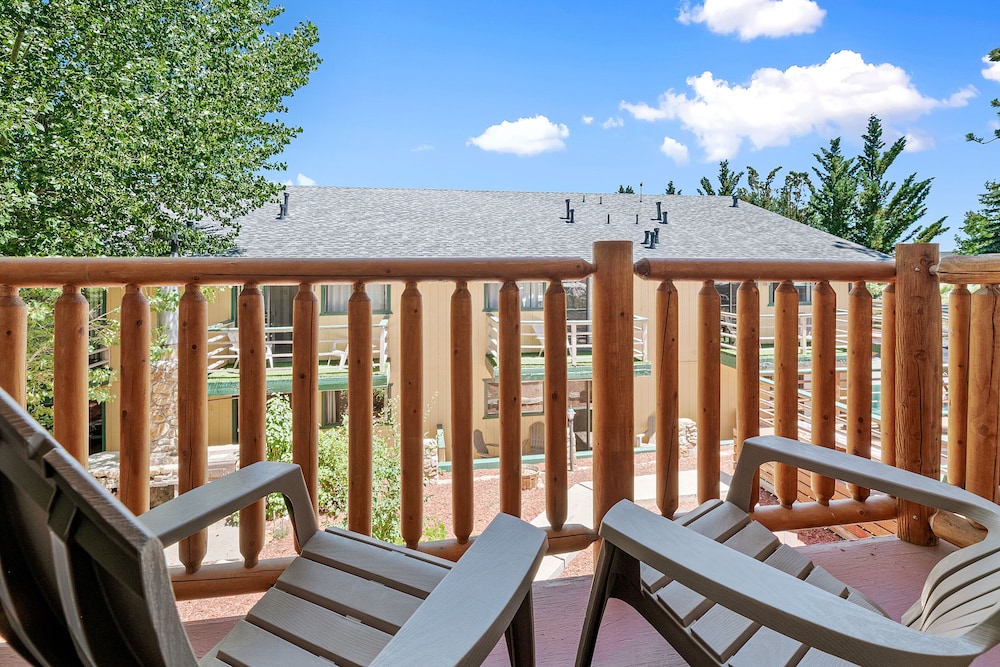 Big Bear Lakefront Lodge 2/50