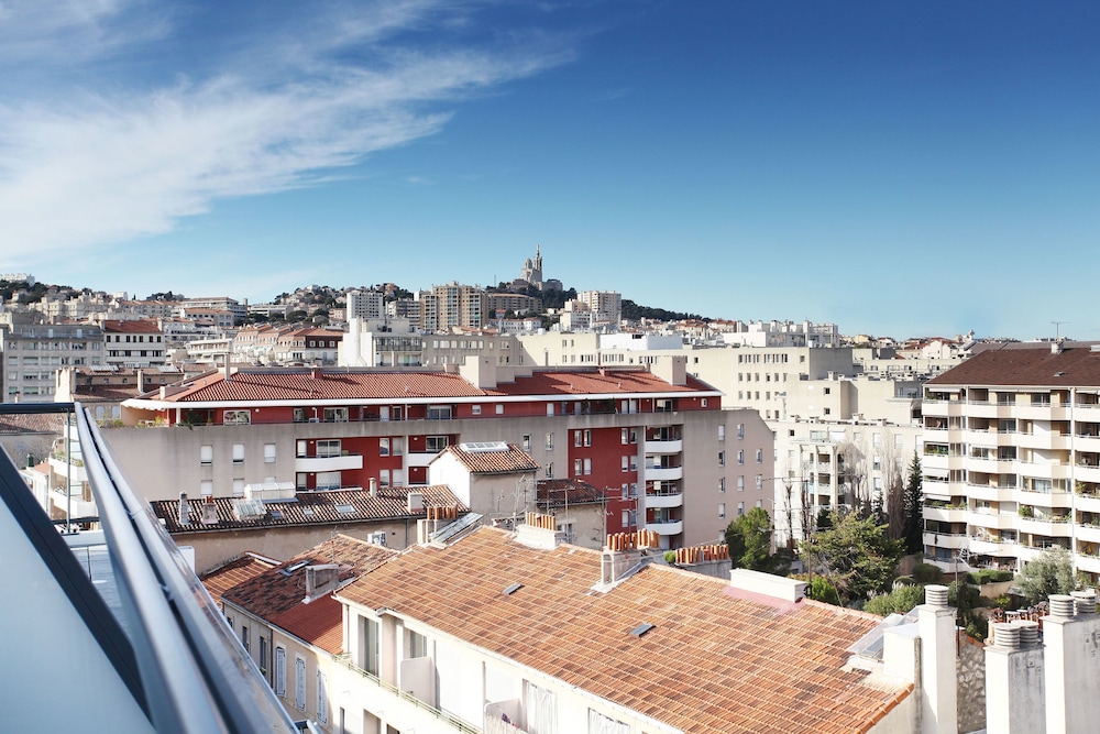 Appart hotel Odalys City Marseille Centre Parc Chanot Velodrome in MARSEILLE