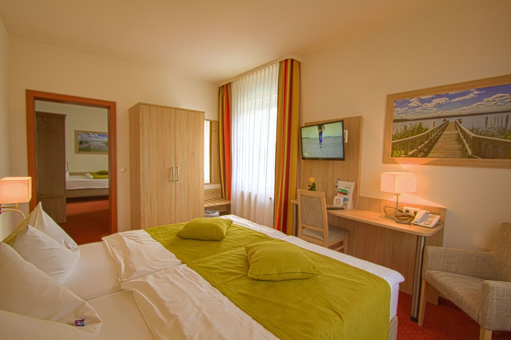 FALK SEEHOTEL PLAU AM SEE 7/50