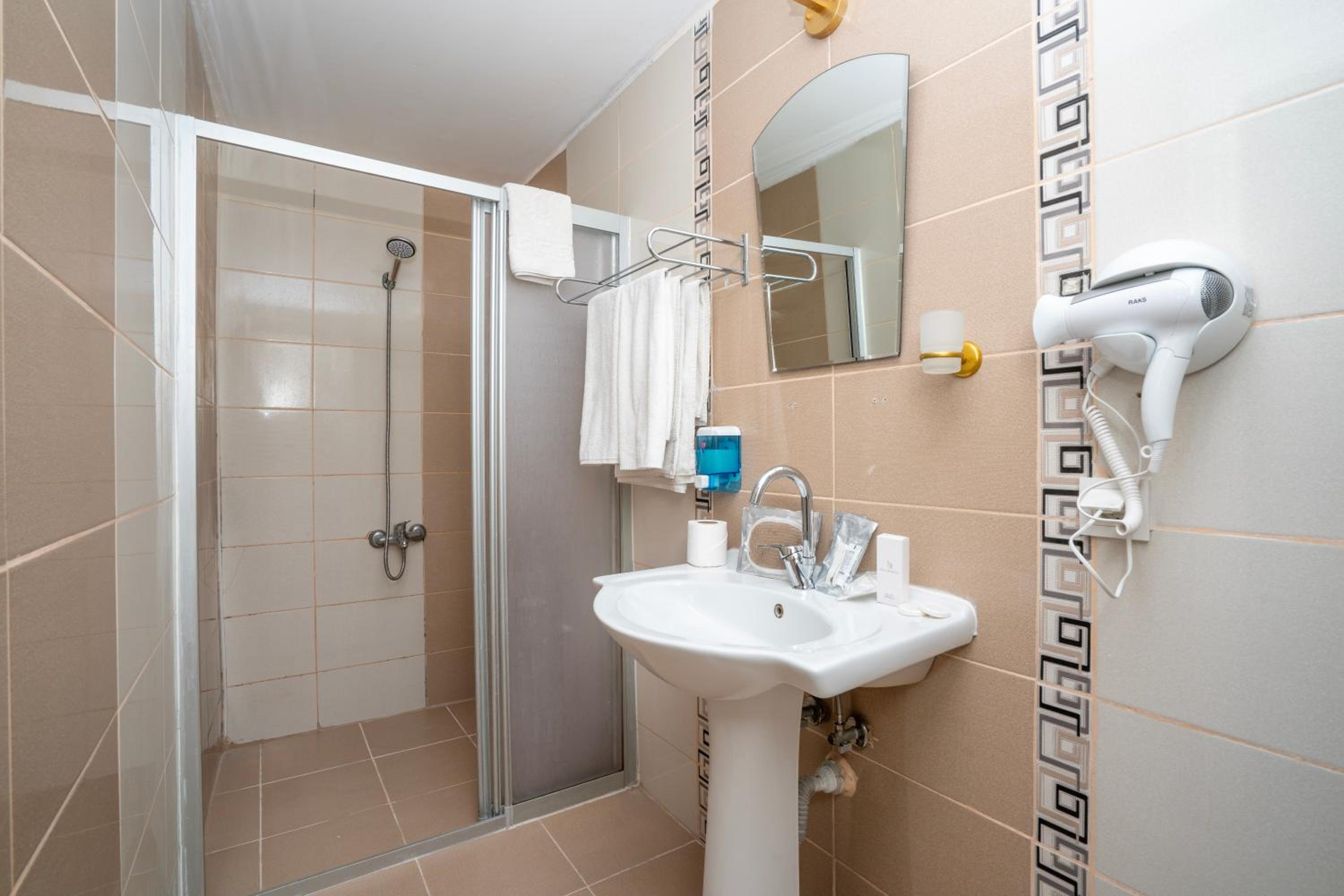 Aperion Beach Hotel 46/46
