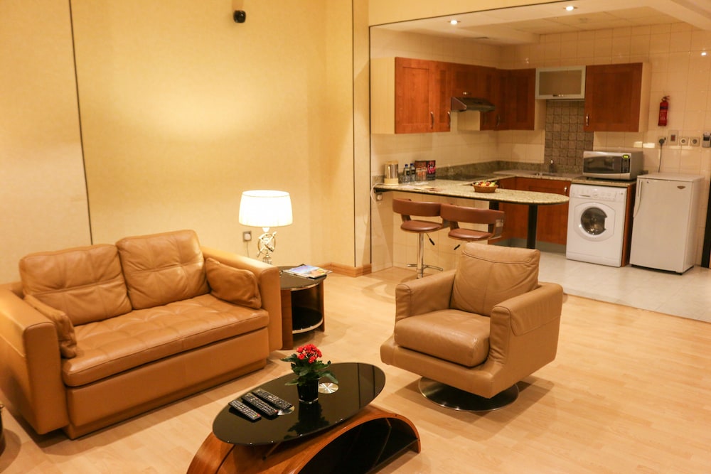 Elite Crystal Hotel 43/75
