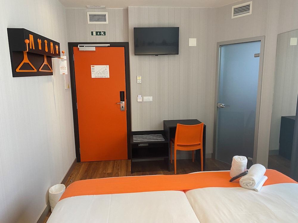easyHotel Lisbon 24/36