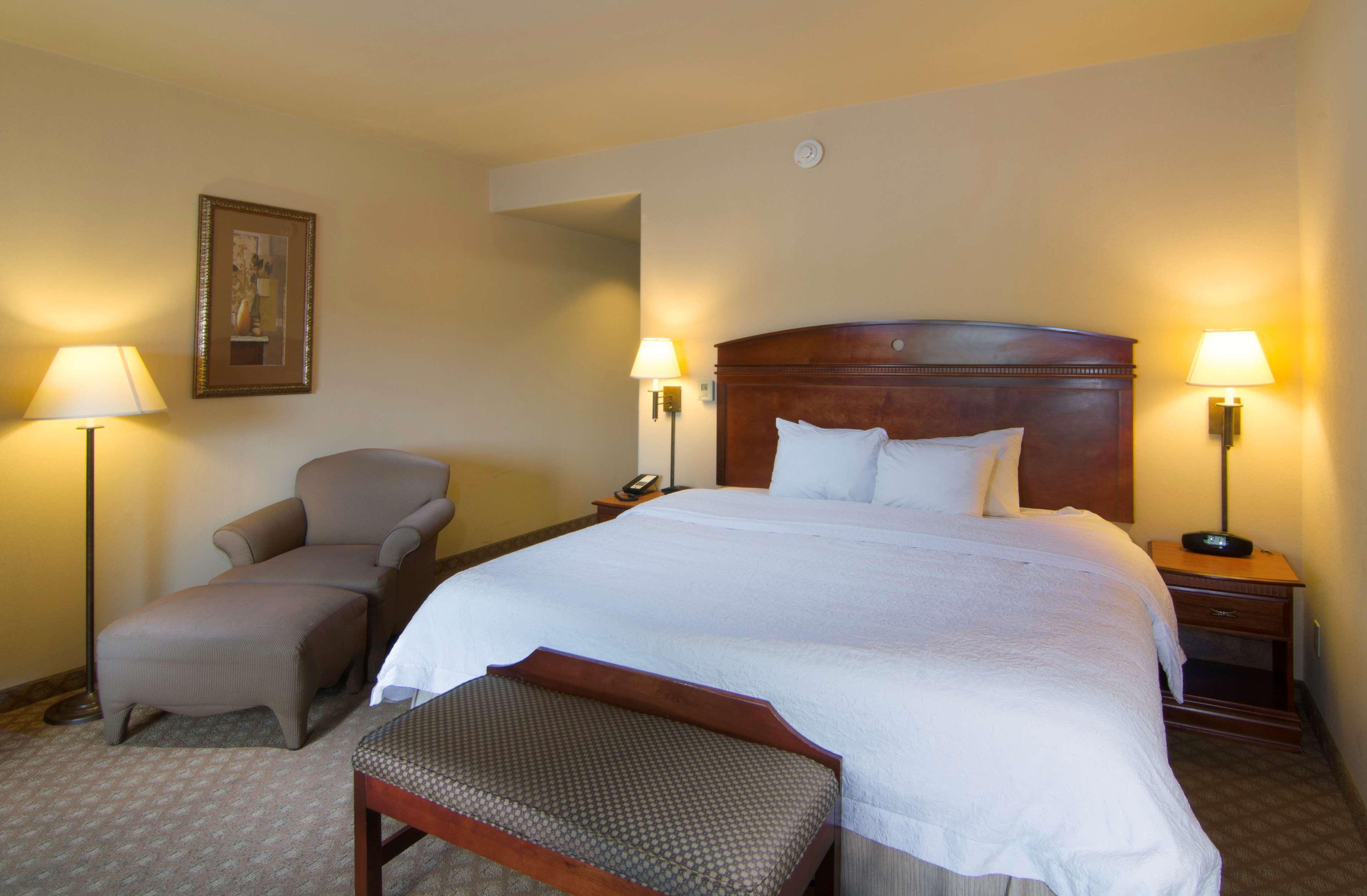 ROOM, KING BED
