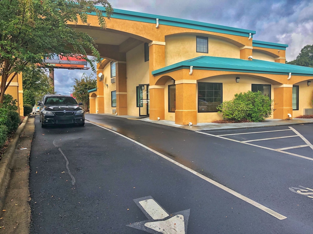 Budget Inn 3/50