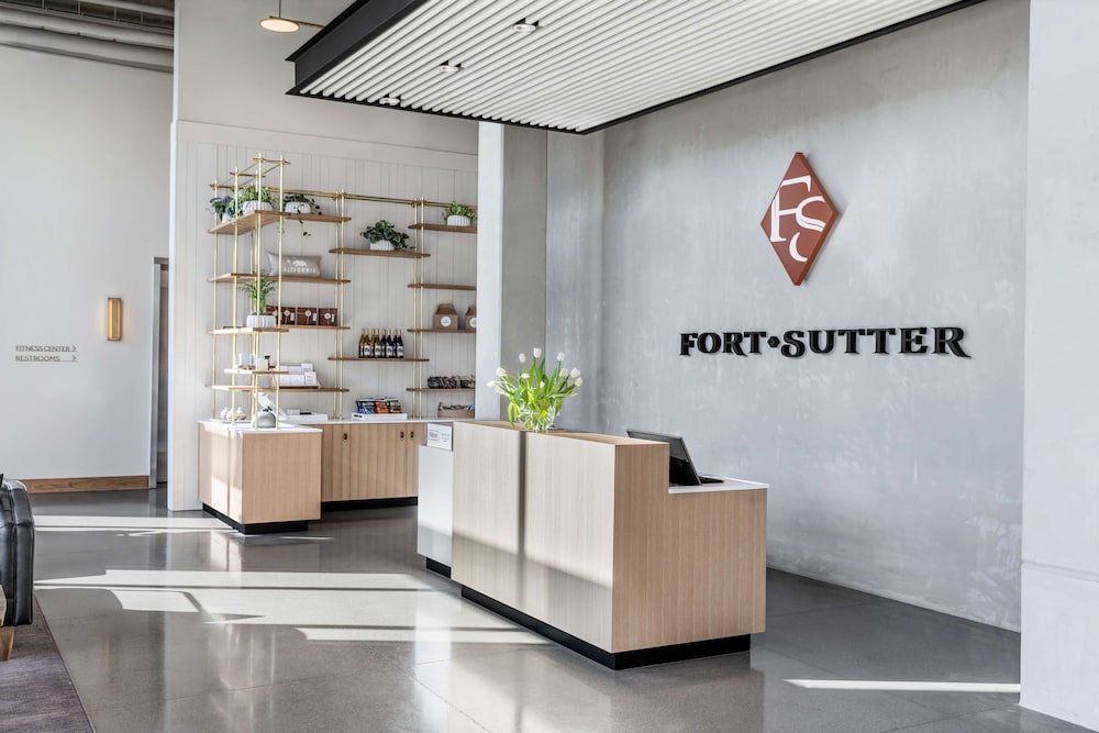 The Fort Sutter Sacramento Tapestry Collection By Hilton 11/77