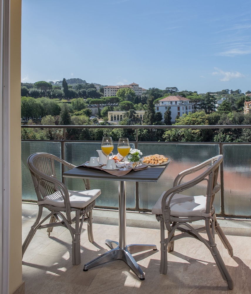 Cacciani Hotel 4/48