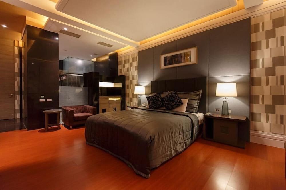 Leedon Motel 11/48