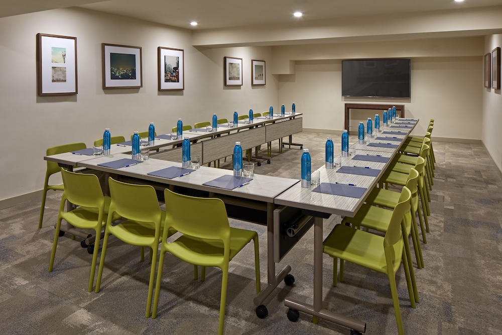 The Anza A Calabasas Hotel 33/39