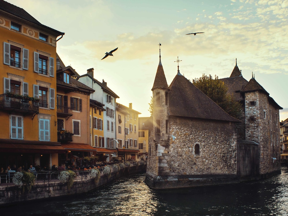Hotel Ibis Annecy Centre Vieille Ville 68/73