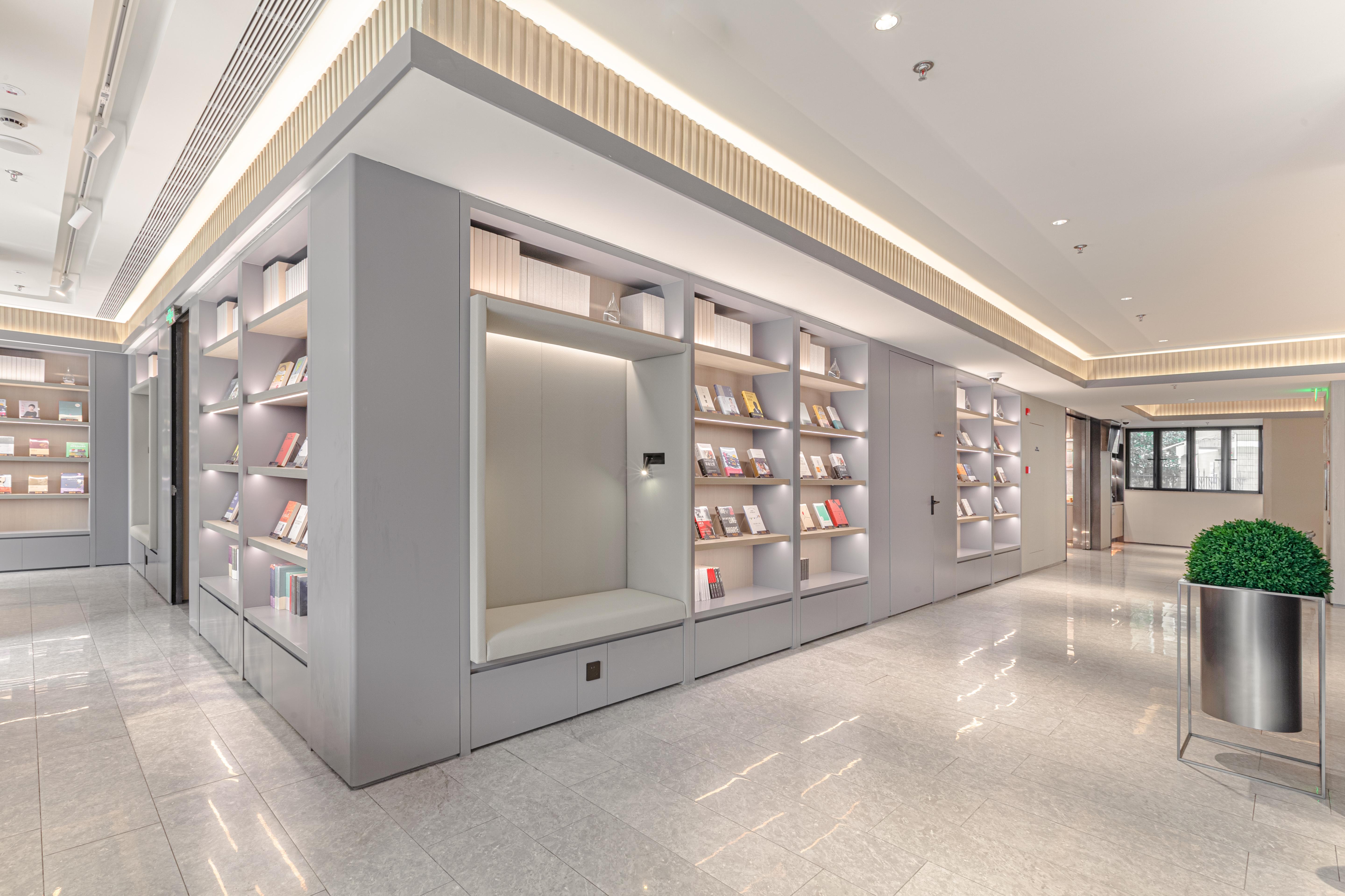 Ji Hotel (Shanghai Lujiabang Road Metro Station) 7/37