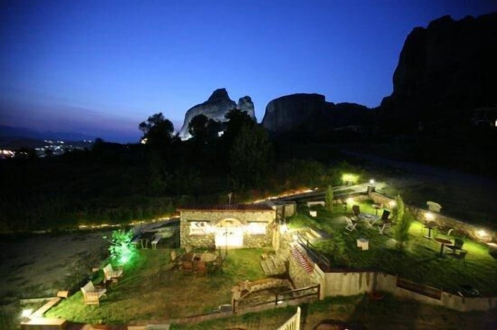 Epavlis Meteora Suites 16/18