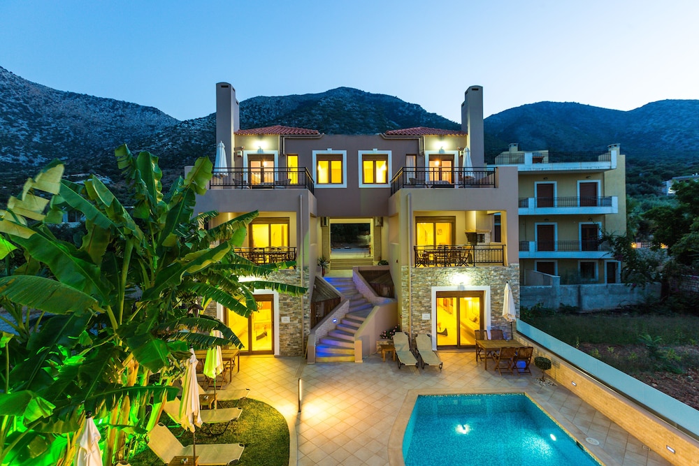 Pantheon Villas photo1