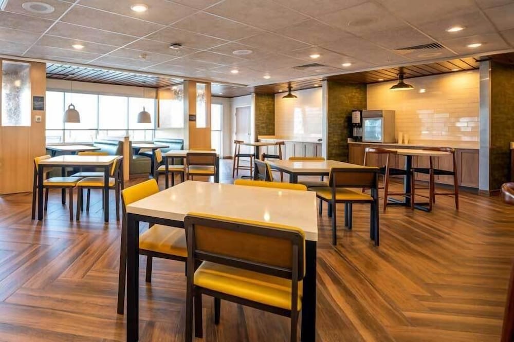 Fairfield Inn and Suites Columbus Marysville 16/19