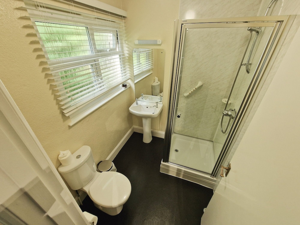 Grange Lodge Hotel 43/46
