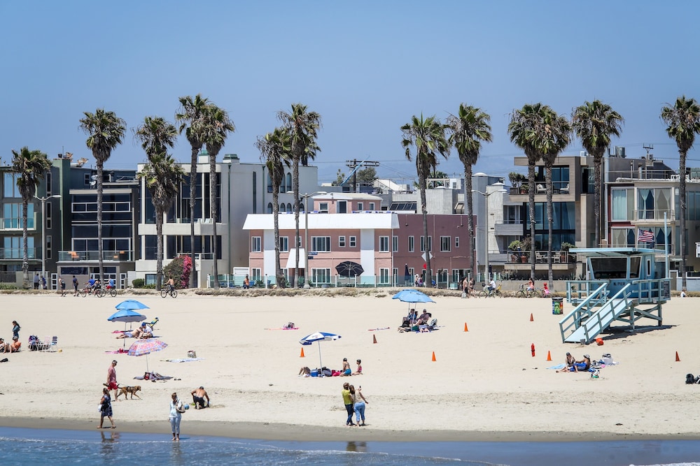 Venice On The Beach Hotel 69/74