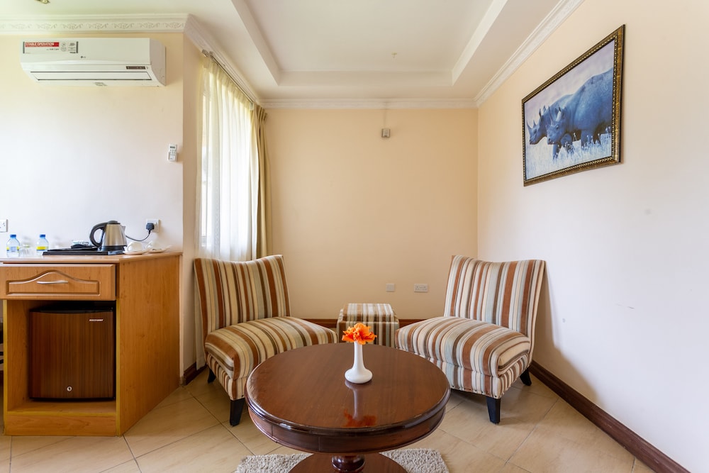 Longview Suites 27/51
