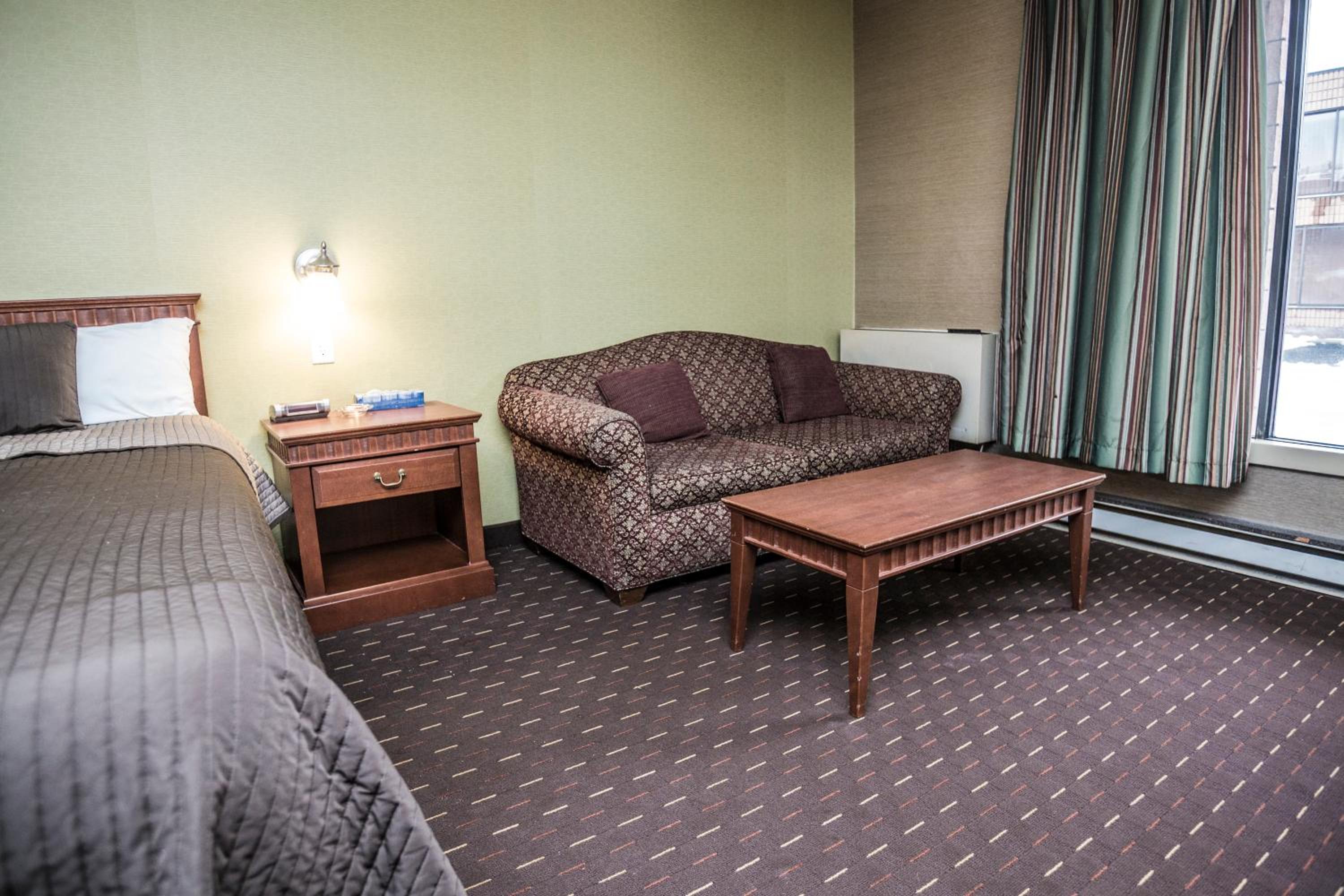 Mississauga Gate Inn 18/36