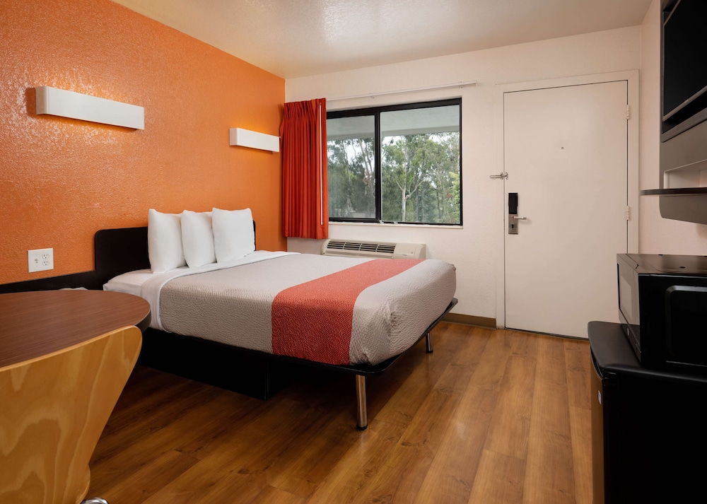 Motel6 Camarillo, CA 22/71