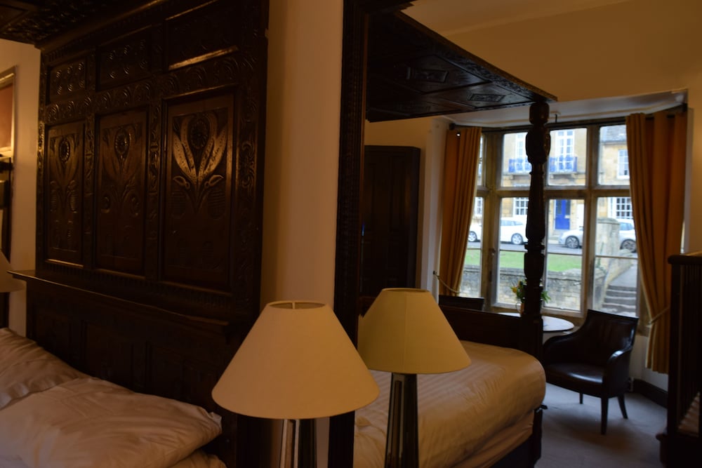 Noel Arms Hotel 34/49