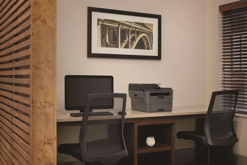 Country Inn & Suites by Radisson, London, KY 37/41