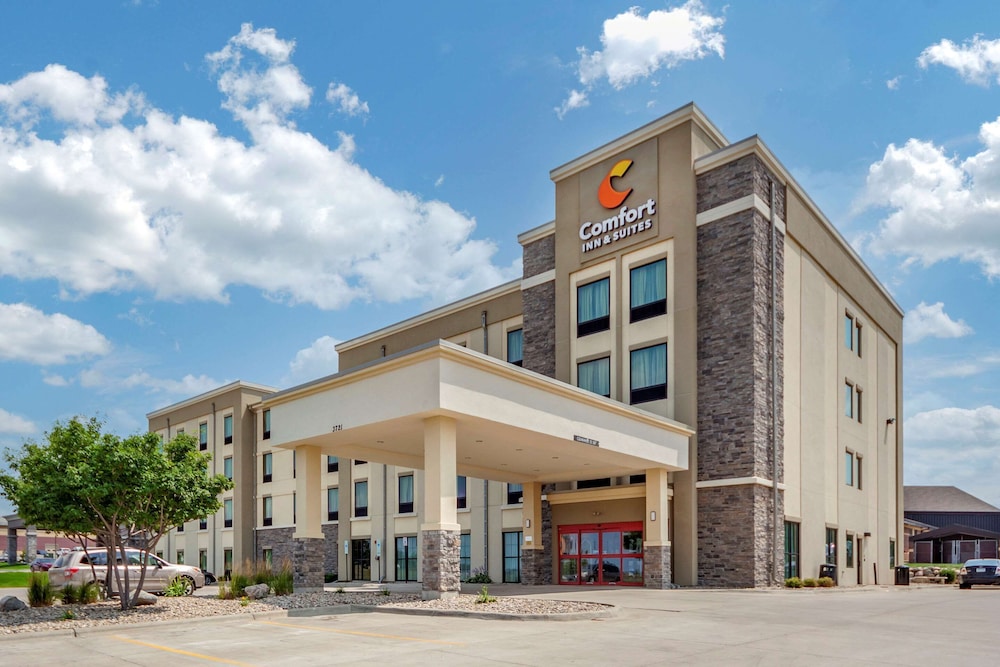 Comfort Inn and Suites Avera Southwest Sioux Falls SD 2/37